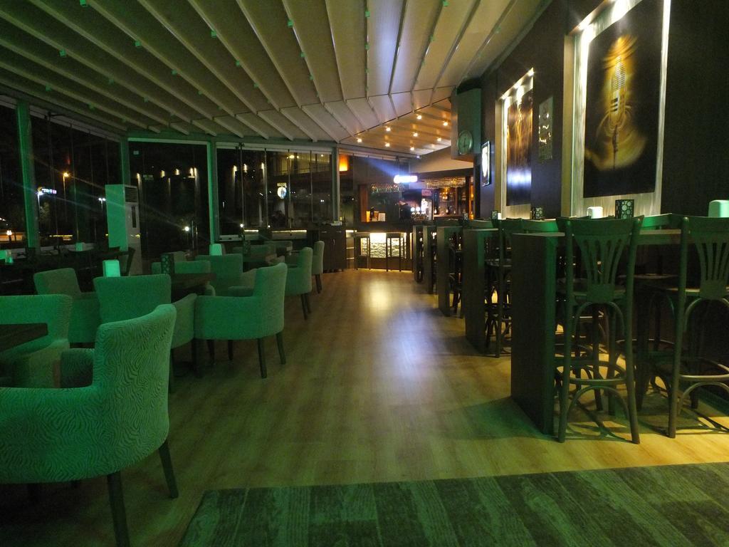 Kndf Marine Hotel Istanbul Bagian luar foto