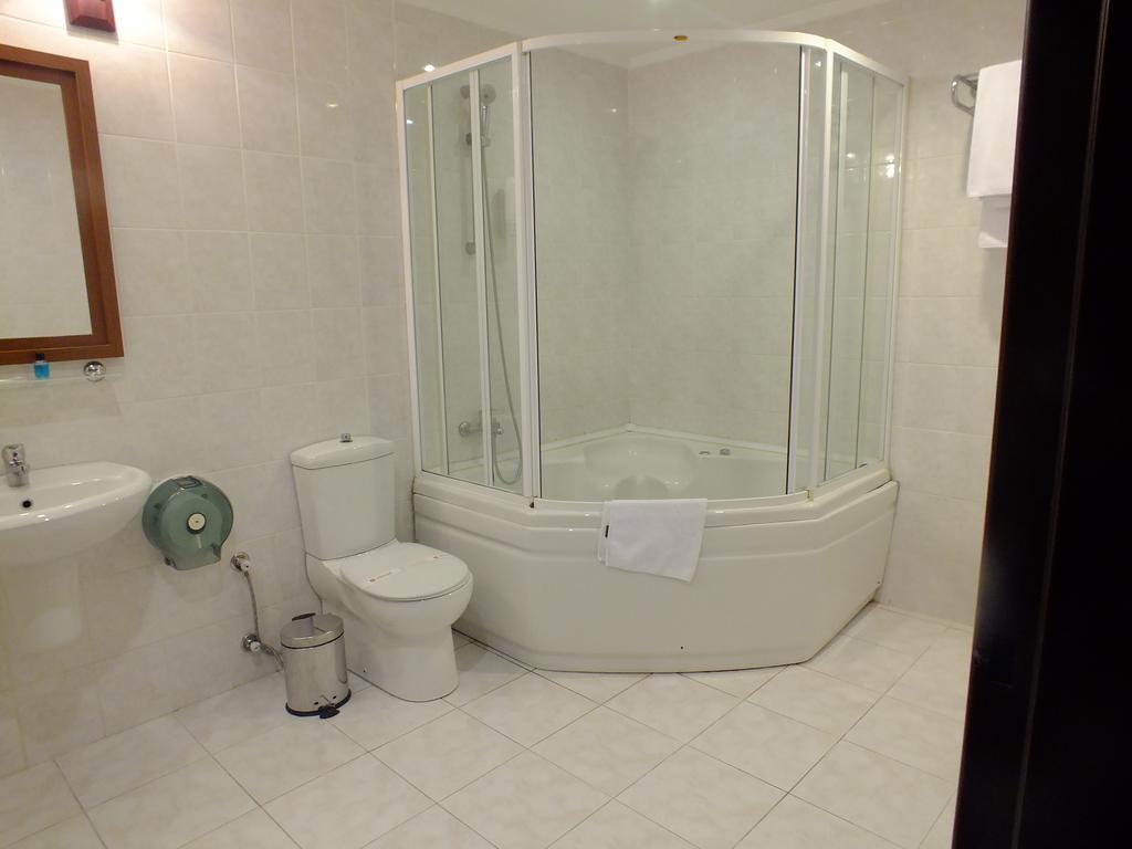 Kndf Marine Hotel Istanbul Bagian luar foto