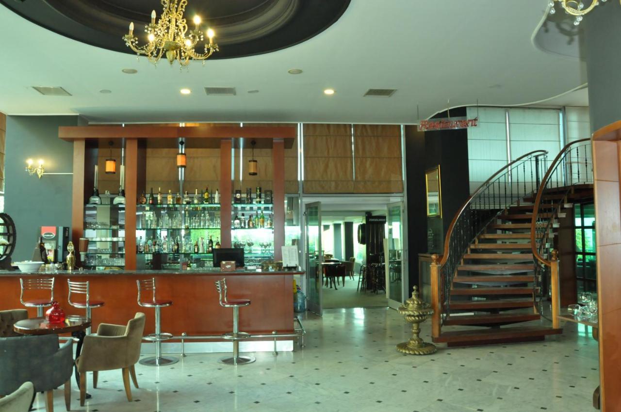Kndf Marine Hotel Istanbul Bagian luar foto