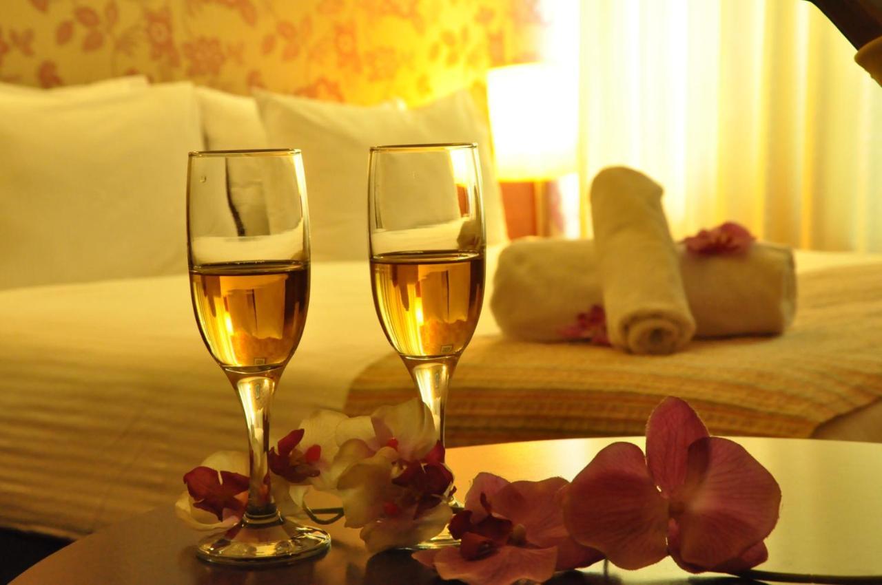 Kndf Marine Hotel Istanbul Bagian luar foto
