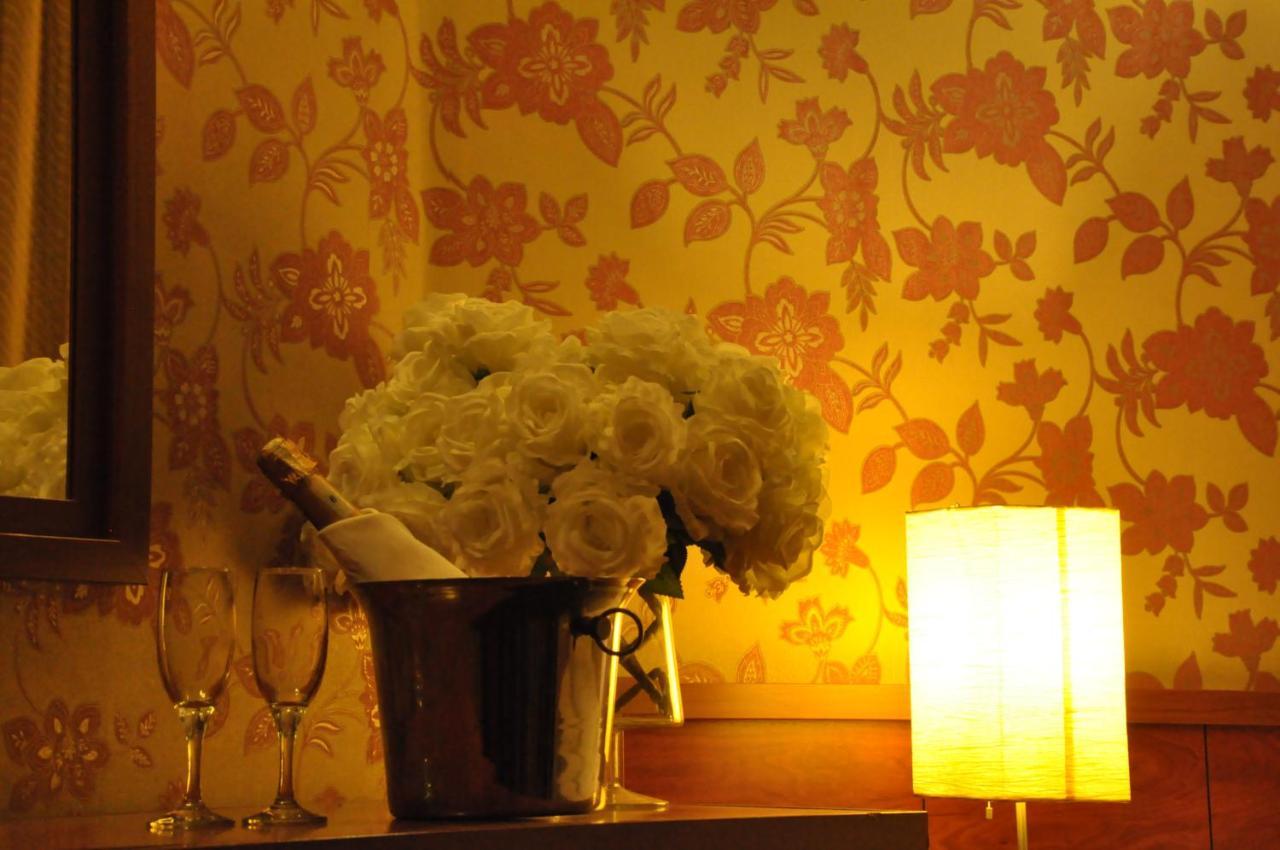 Kndf Marine Hotel Istanbul Bagian luar foto