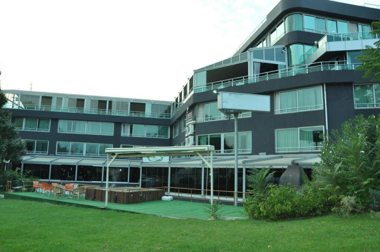 Kndf Marine Hotel Istanbul Bagian luar foto