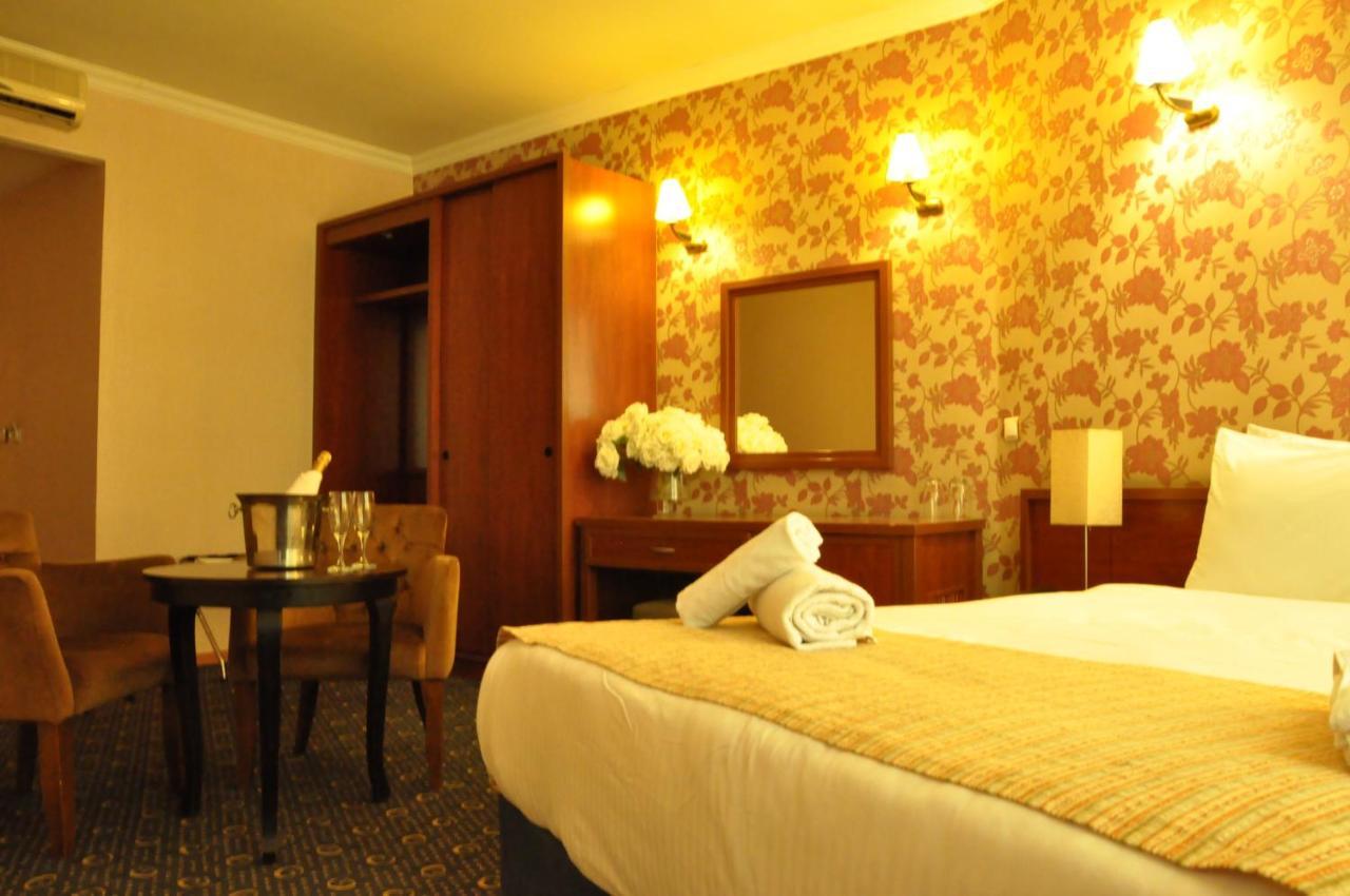 Kndf Marine Hotel Istanbul Bagian luar foto