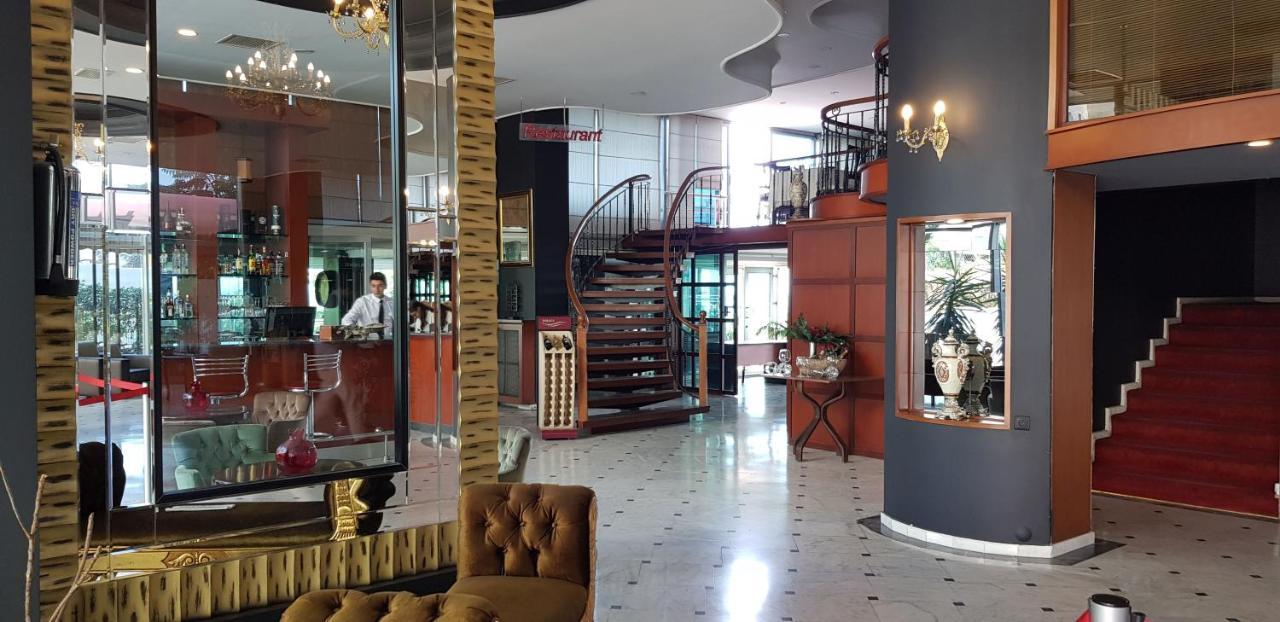 Kndf Marine Hotel Istanbul Bagian luar foto