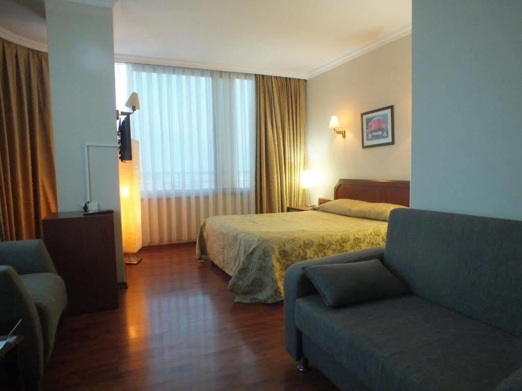 Kndf Marine Hotel Istanbul Bagian luar foto